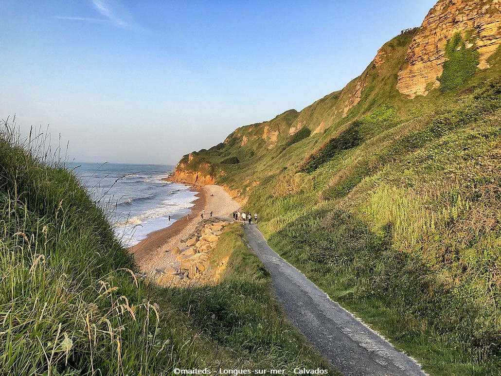 Longues-sur-mer beach